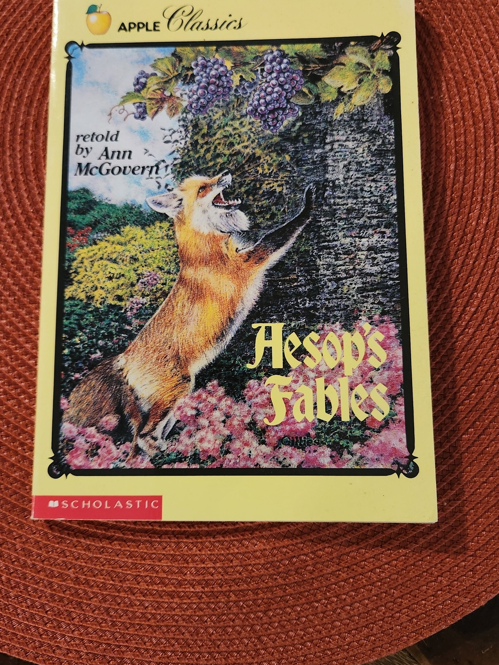 Scholastic,Apple Classics "Aesops Fables"- Childrens Book